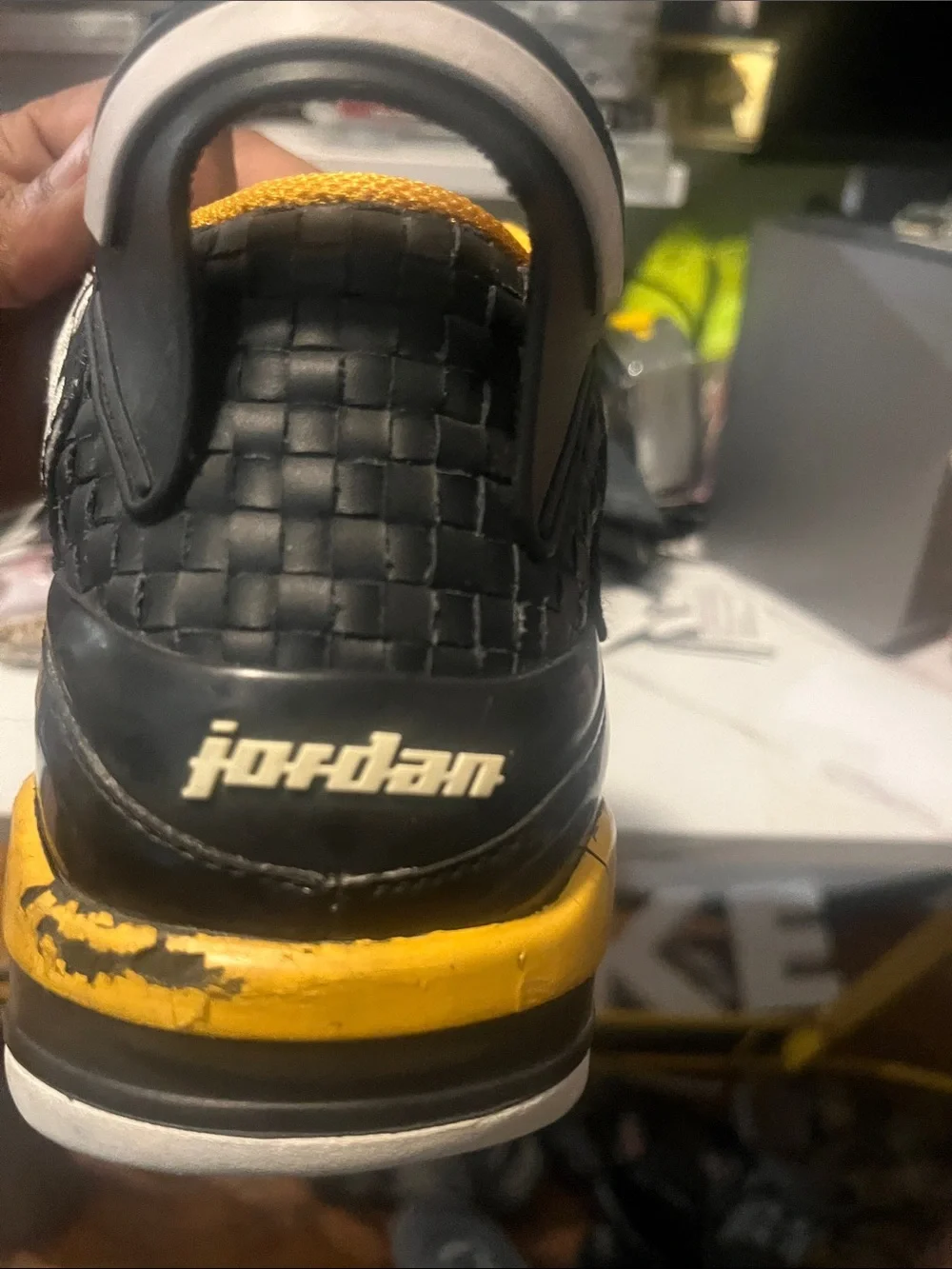 Vintage Dub Zero Jordan Men's Black and Yellow Athletic Shoes